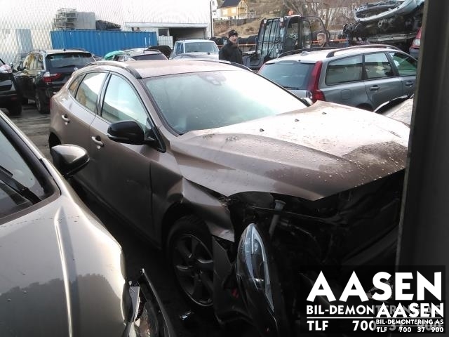 Volvo V40 2012-2019 , Motorkode: D4162T, Girkassekode: 1285041