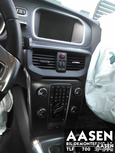 Volvo V40 2012-2019 , Motorkode: D4162T, Girkassekode: 1285041