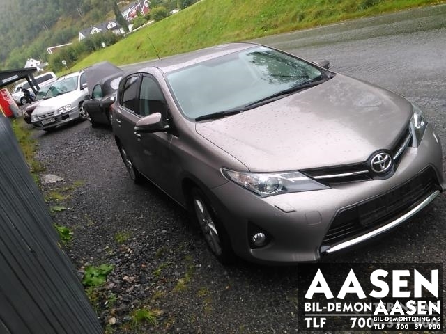 Toyota Auris 2013-2015 (Type II, Fase 1) , Motorkode: 1ZR-FAE, Girkassekode: 30300-02360