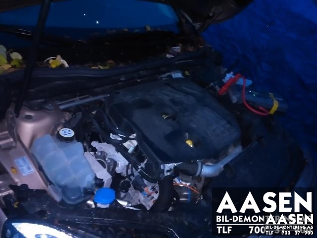 Volvo V40 2012-2019 , Motorkode: D4162T, Girkassekode: 1285227