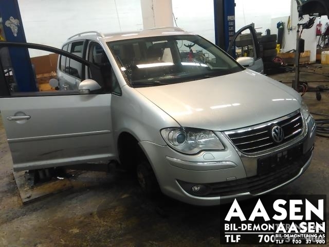 VW Touran 2007-2010 (Type I, Fase 2) , Motorkode: BLS, Girkassekode: KXD / 02Q 300 046 C