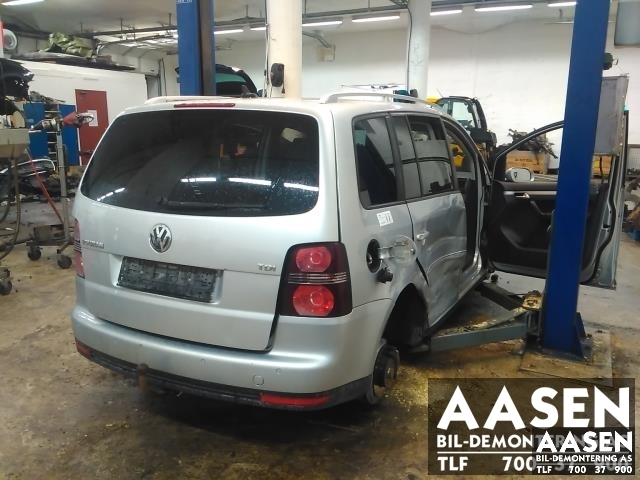 VW Touran 2007-2010 (Type I, Fase 2) , Motorkode: BLS, Girkassekode: KXD / 02Q 300 046 C