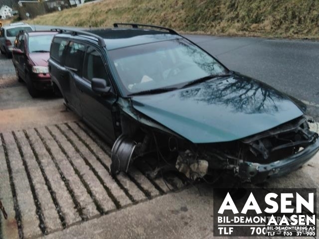 Volvo XC70 2001-2004 (Type I, Fase 1) , Motorkode: D5244T, Girkassekode: 8675148