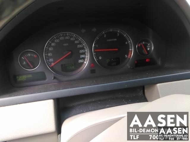 Volvo XC90 2002-2006 (Type I, Fase 1) , Motorkode: D5244T, Girkassekode: 8675151