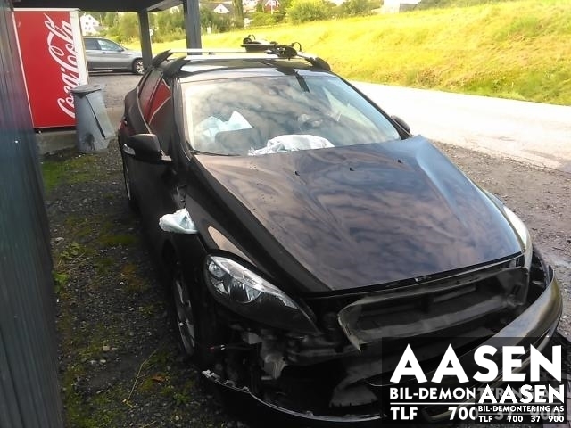 Volvo V40 2012-2019 , Motorkode: D4162T, Girkassekode: 1283135