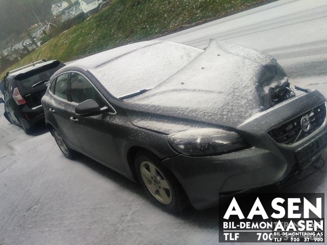 Volvo V40 2012-2019 , Motorkode: D4162T, Girkassekode: 1285228