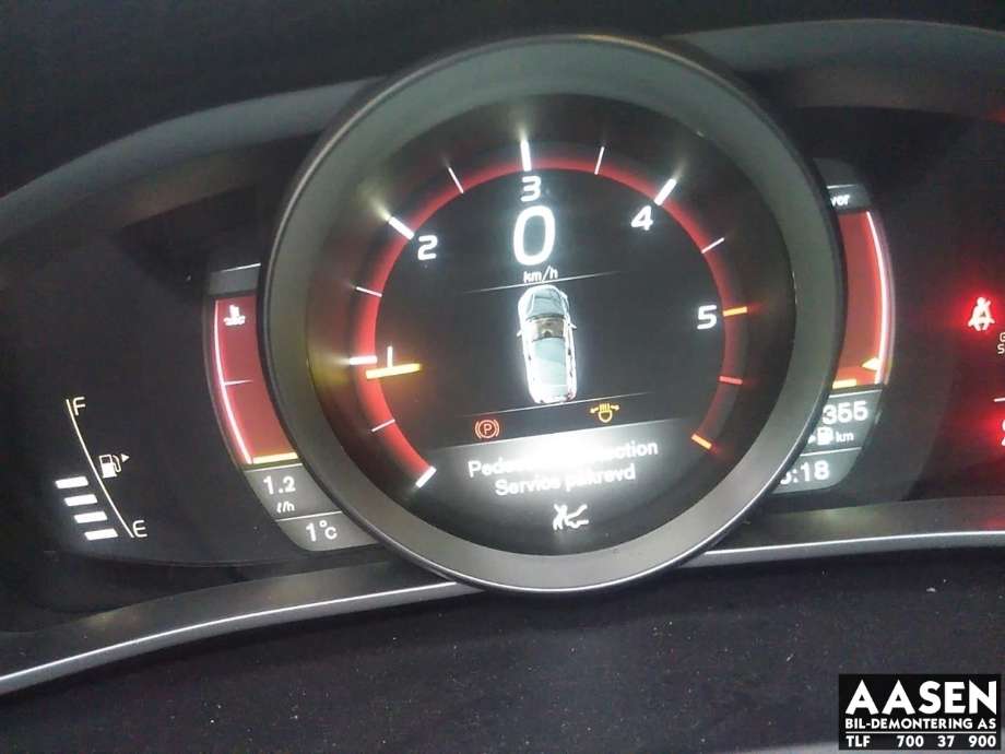 Volvo V40 2012-2019 , Motorkode: D4162T, Girkassekode: 1285228