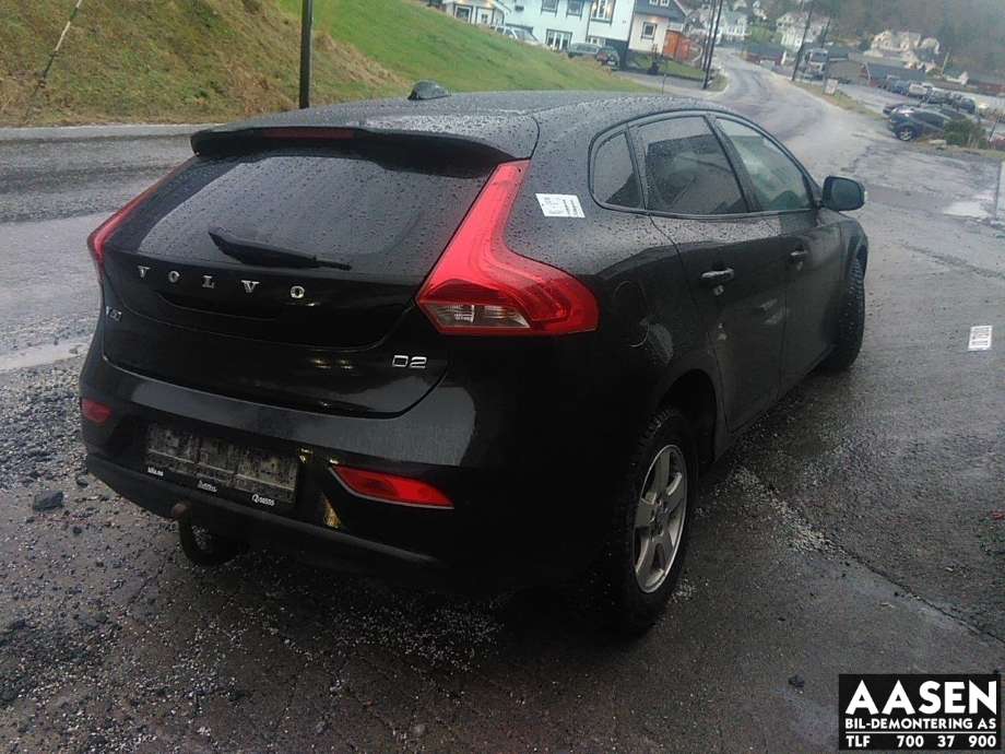 Volvo V40 2012-2019 , Motorkode: D4162T, Girkassekode: 1285228