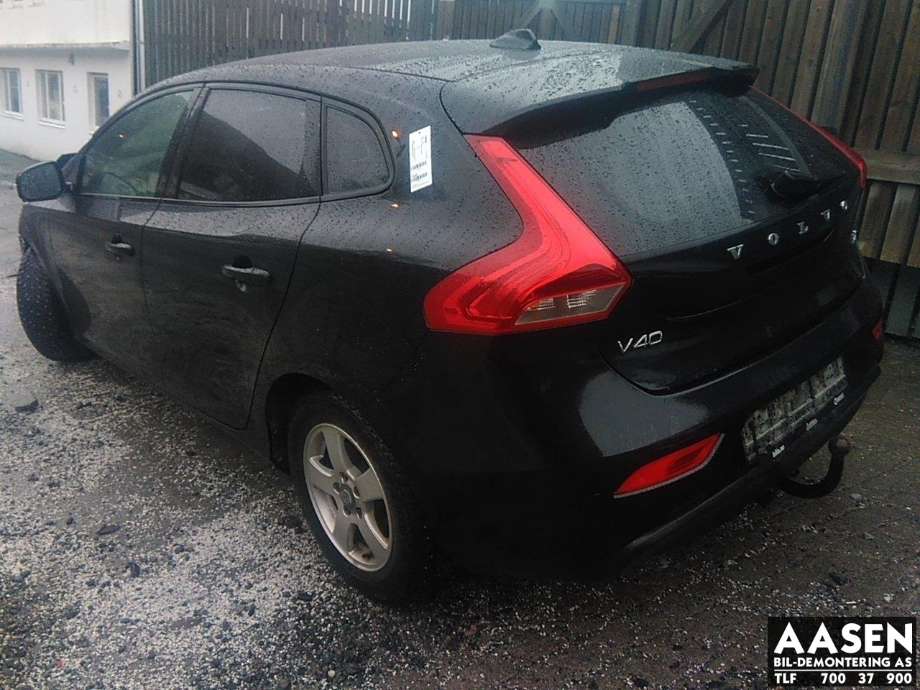Volvo V40 2012-2019 , Motorkode: D4162T, Girkassekode: 1285228