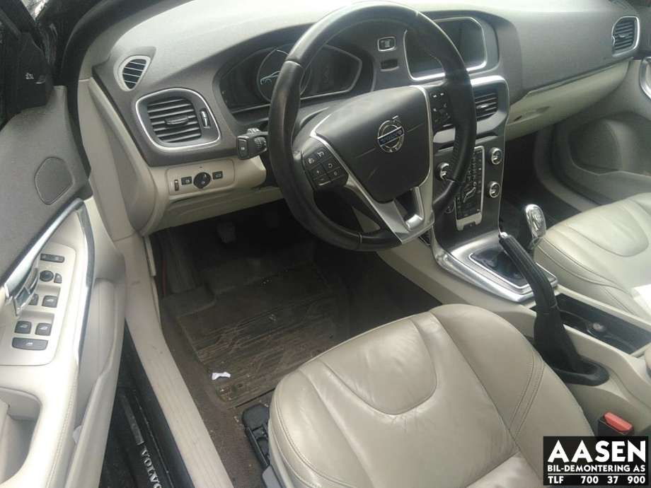 Volvo V40 2012-2019 , Motorkode: B4164T3, Girkassekode: 1285219