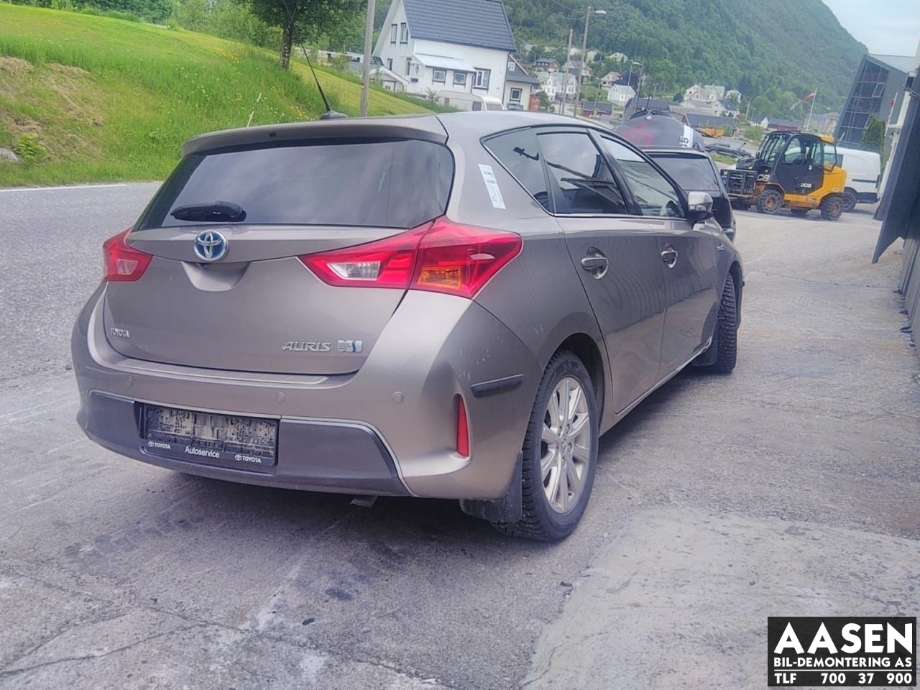 Toyota Auris 2013-2015 (Type II, Fase 1) , Motorkode: 2ZR-FXE, Girkassekode: 