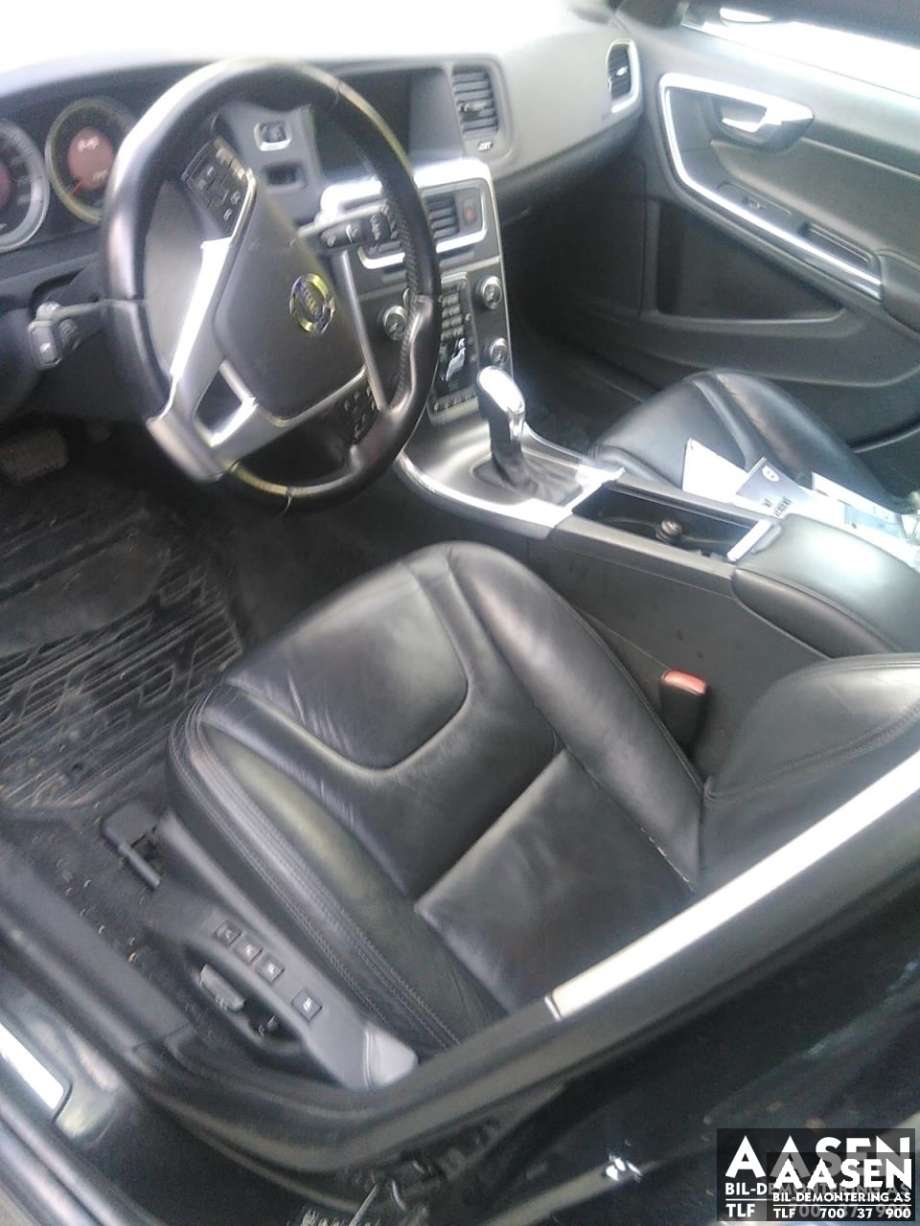 Volvo V60 2010-2013 (Type I, Fase 1) , Motorkode: D5244T17, Girkassekode: 1283144