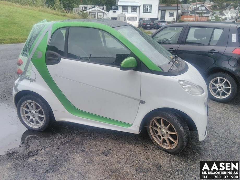 Smart Fortwo 2007-2014 (Type II) (W451) (W451), Motorkode: EM0003, Girkassekode: 