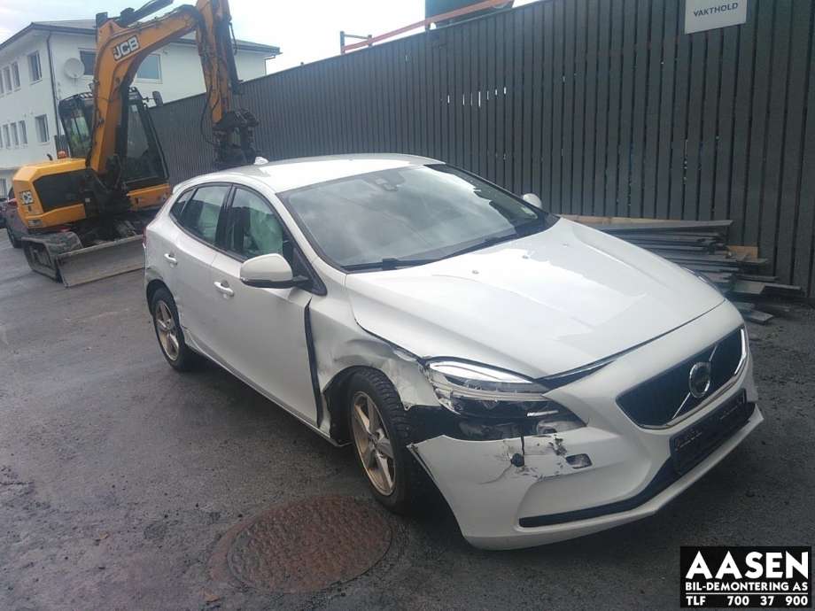 Volvo V40 2012-2019 , Motorkode: D4204T8, Girkassekode: 1285380