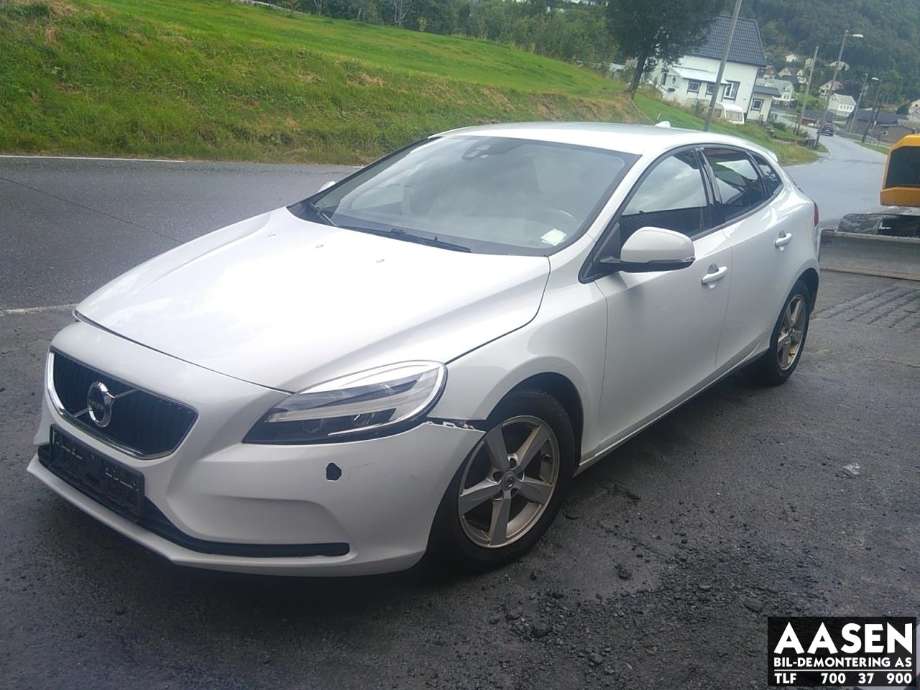 Volvo V40 2012-2019 , Motorkode: D4204T8, Girkassekode: 1285380