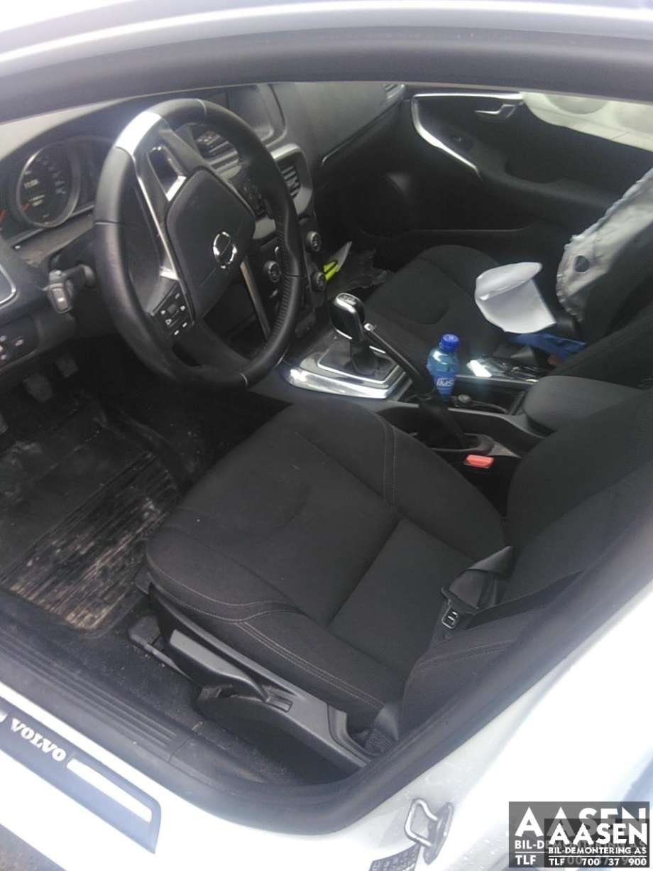 Volvo V40 2012-2019 , Motorkode: D4204T8, Girkassekode: 1285380