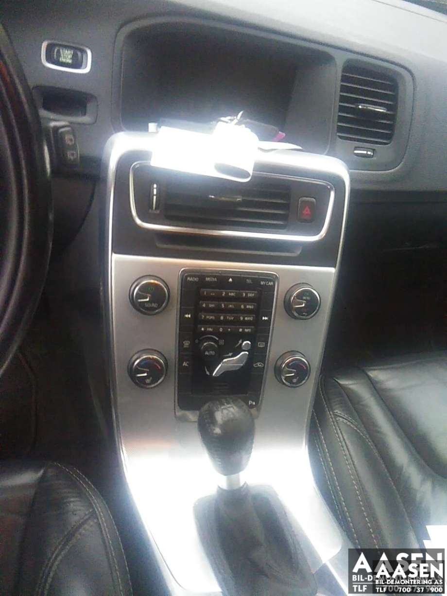 Volvo V60 2010-2013 (Type I, Fase 1) , Motorkode: D4162T, Girkassekode: 1285027