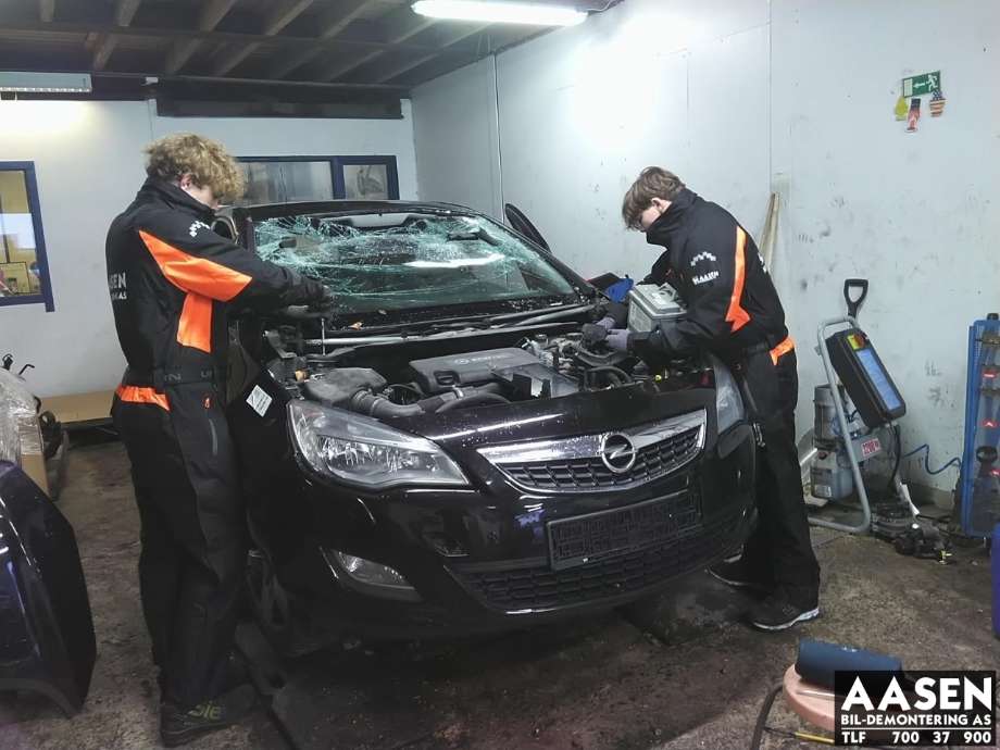Opel Astra J 2010-2015 , Motorkode: A17DTR, Girkassekode: 
