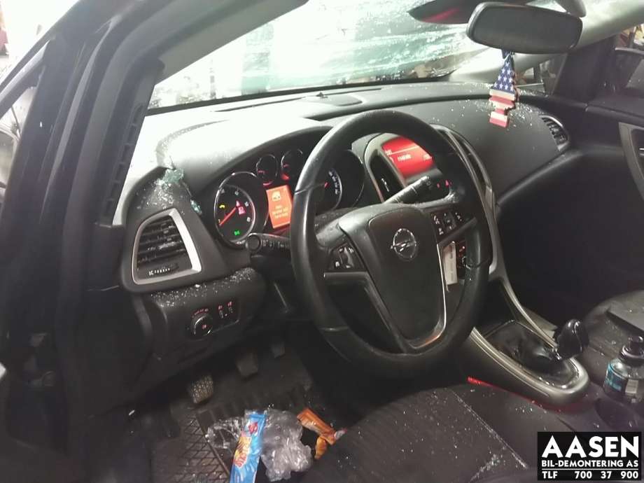 Opel Astra J 2010-2015 , Motorkode: A17DTR, Girkassekode: 