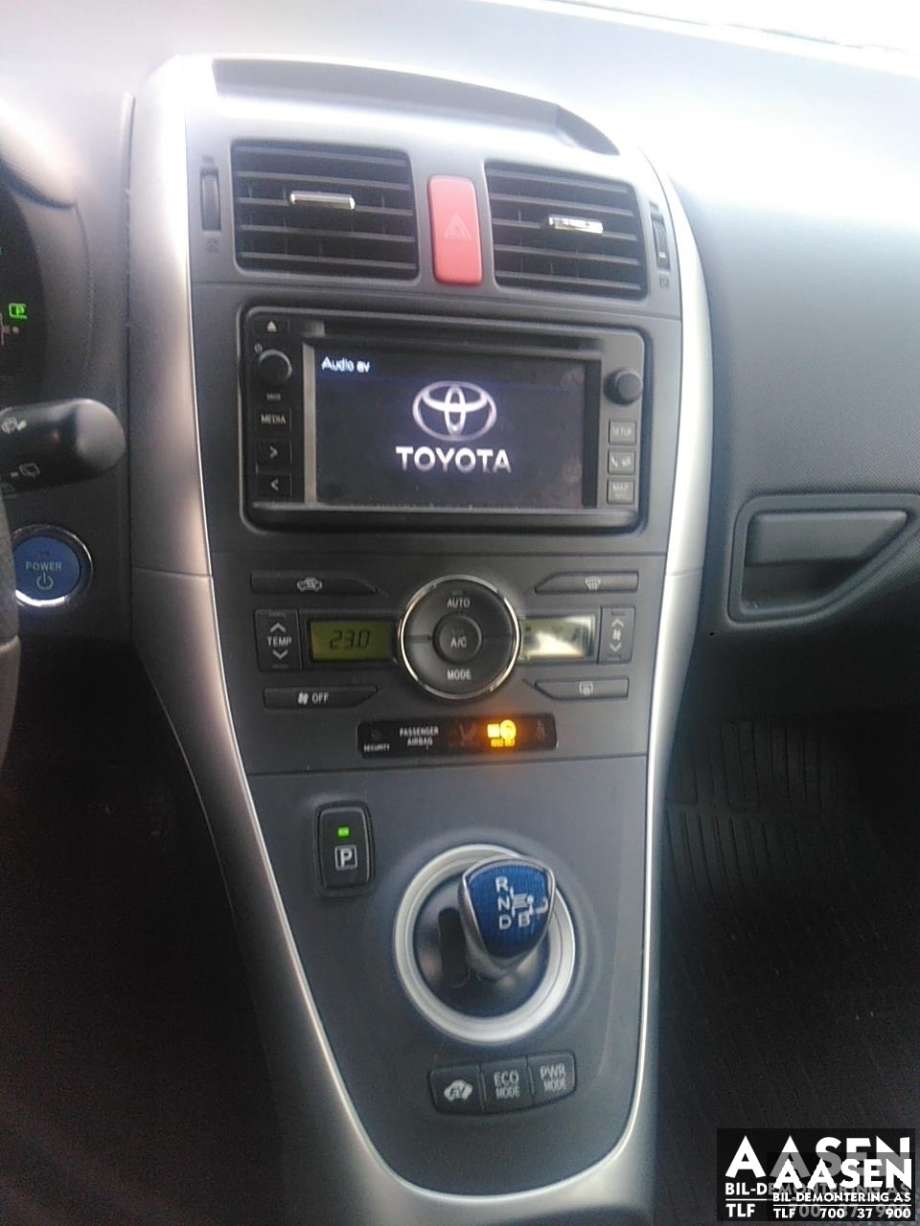 Toyota Auris 2010-2012 (Type I, Fase 2) , Motorkode: 2ZR-FXE, Girkassekode: