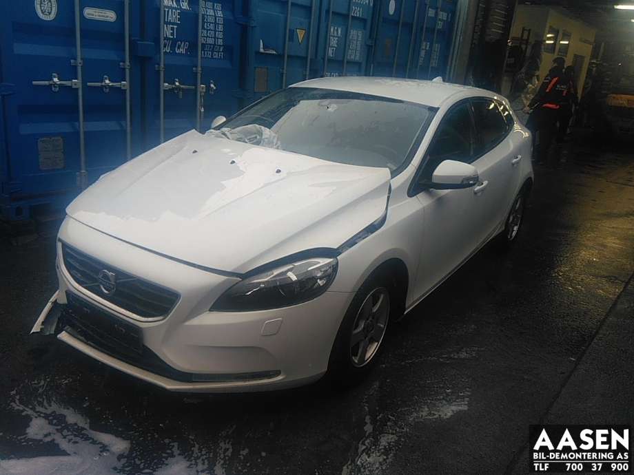 Volvo V40 2012-2019 , Motorkode: D4162T, Girkassekode: 1285228