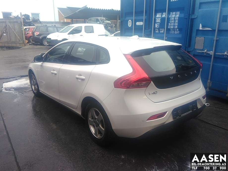 Volvo V40 2012-2019 , Motorkode: D4162T, Girkassekode: 1285228