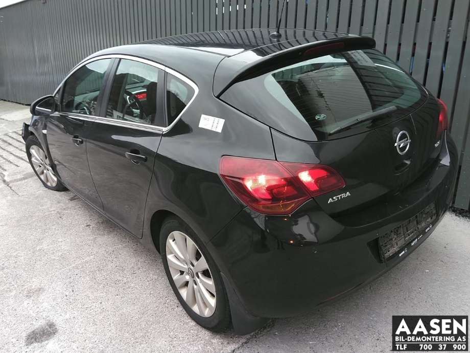 Opel Astra J 2010-2015 , Motorkode: A17DTR, Girkassekode: MZ4