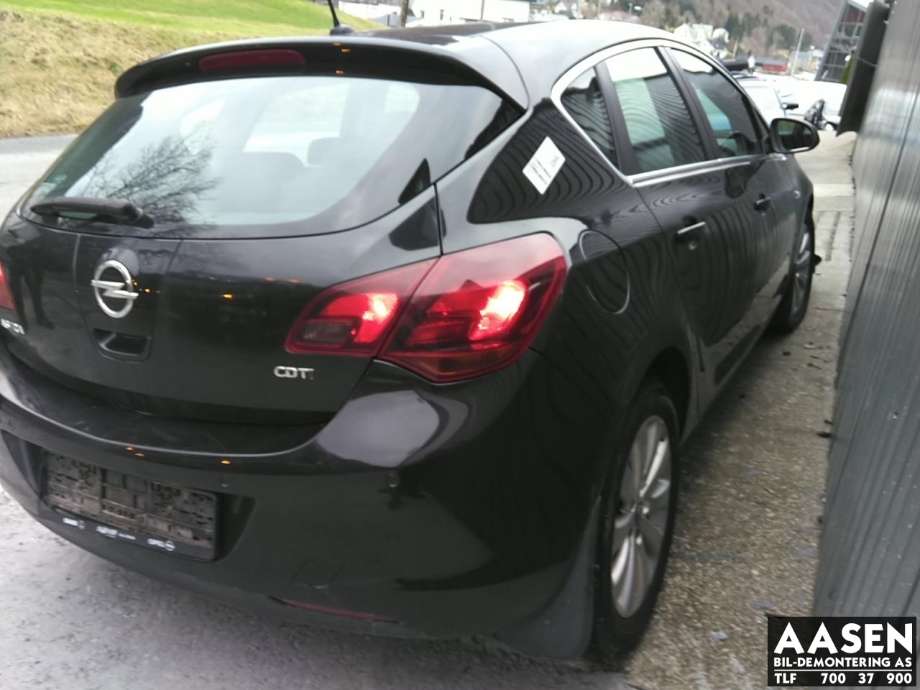 Opel Astra J 2010-2015 , Motorkode: A17DTR, Girkassekode: MZ4
