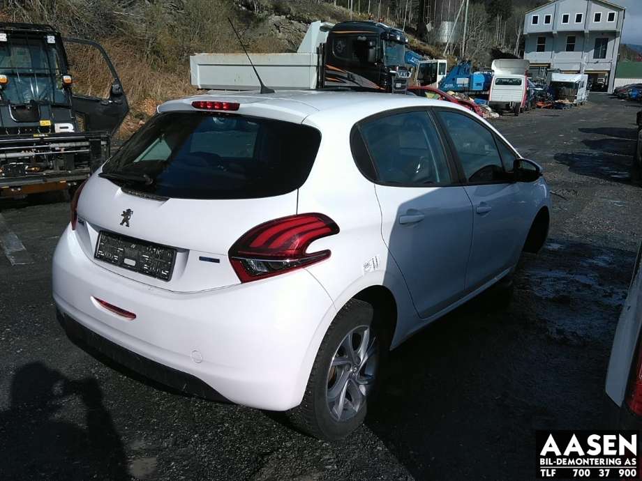 Peugeot 208 2012-2019 (Type I) , Motorkode: ZM01, Girkassekode: 