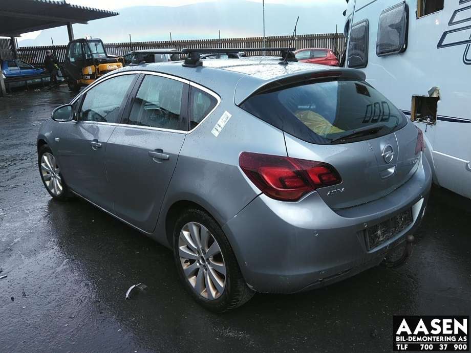 Opel Astra J 2010-2015 , Motorkode: A13DTE, Girkassekode: 