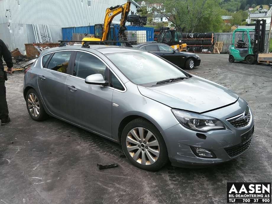 Opel Astra J 2010-2015 , Motorkode: A13DTE, Girkassekode: 