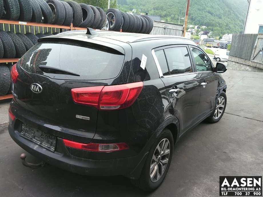 Kia Sportage 2010-2016 (Type III) , Motorkode: D4FDEZ305565, Girkassekode: ZD76