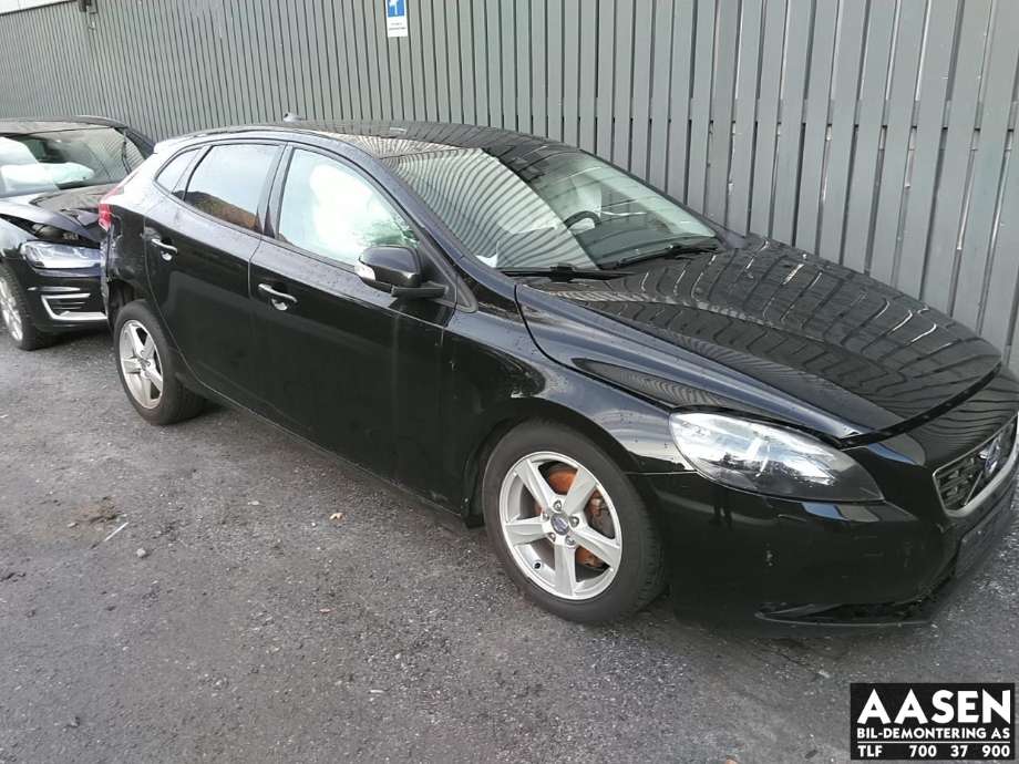 Volvo V40 2012-2019 , Motorkode: D4162T, Girkassekode: 1285228
