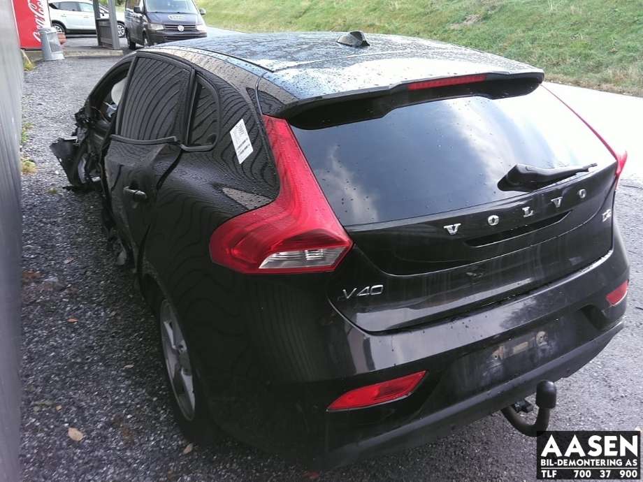 Volvo V40 2012-2019 , Motorkode: D4162T, Girkassekode: 1285228