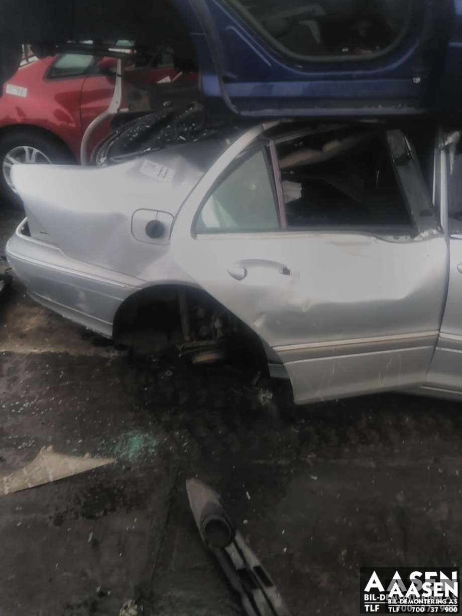 Mercedes C-Klasse 2004-2007 (Fase 2) (W203) (W203), Motorkode: 271 946, Girkassekode: 