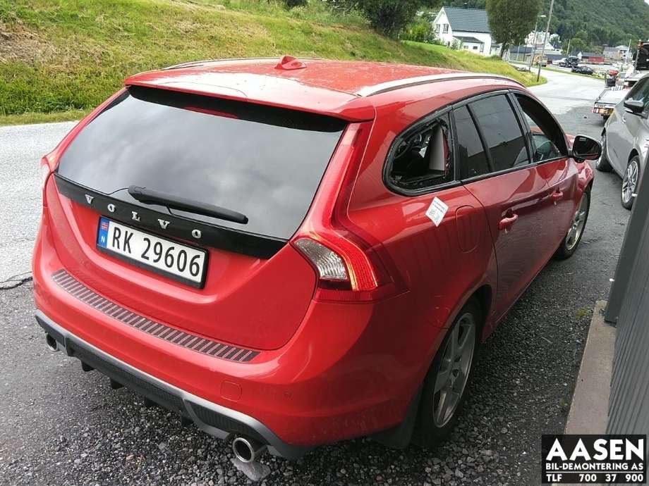 Volvo V60 2010-2013 (Type I, Fase 1) , Motorkode: D5204T2, Girkassekode: 1283142