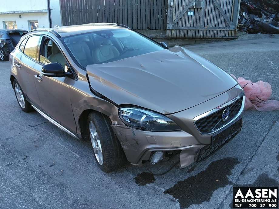 Volvo V40 2012-2019 , Motorkode: D4162T, Girkassekode: 1285227