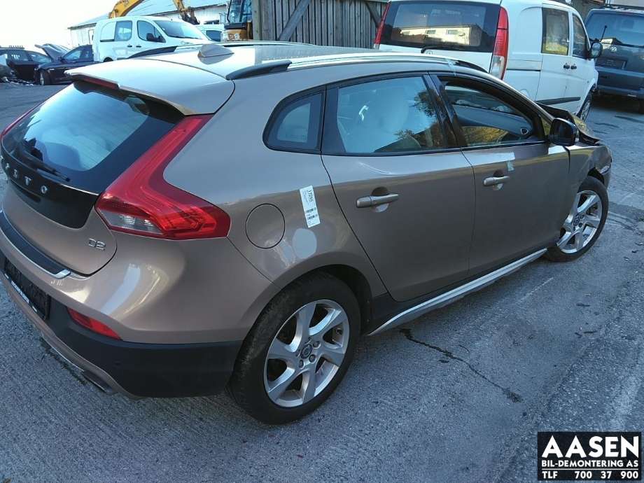Volvo V40 2012-2019 , Motorkode: D4162T, Girkassekode: 1285227