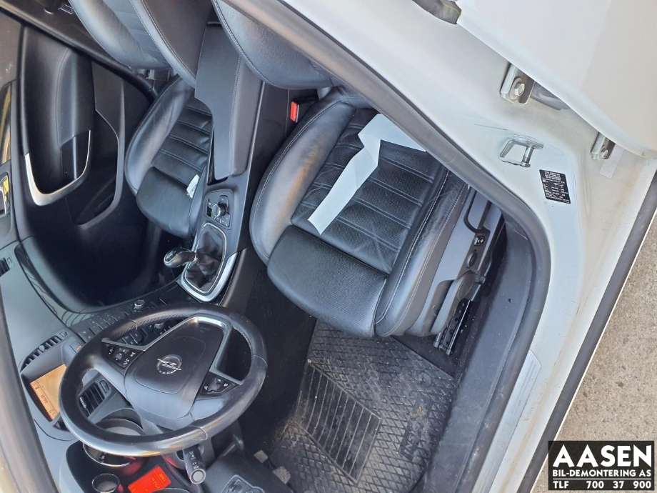 Opel Insignia A 2009-2014 , Motorkode: A20DTH, Girkassekode: 