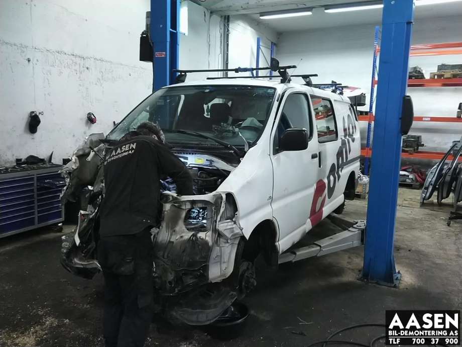 Toyota Hiace 2007-2012 (Fase 3) , Motorkode: 2KD-FTV, Girkassekode: 