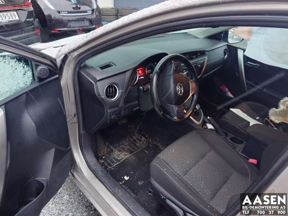 Toyota Auris 2013-2015 (Type II, Fase 1) , Motorkode: 2ZR-FXE, Girkassekode: