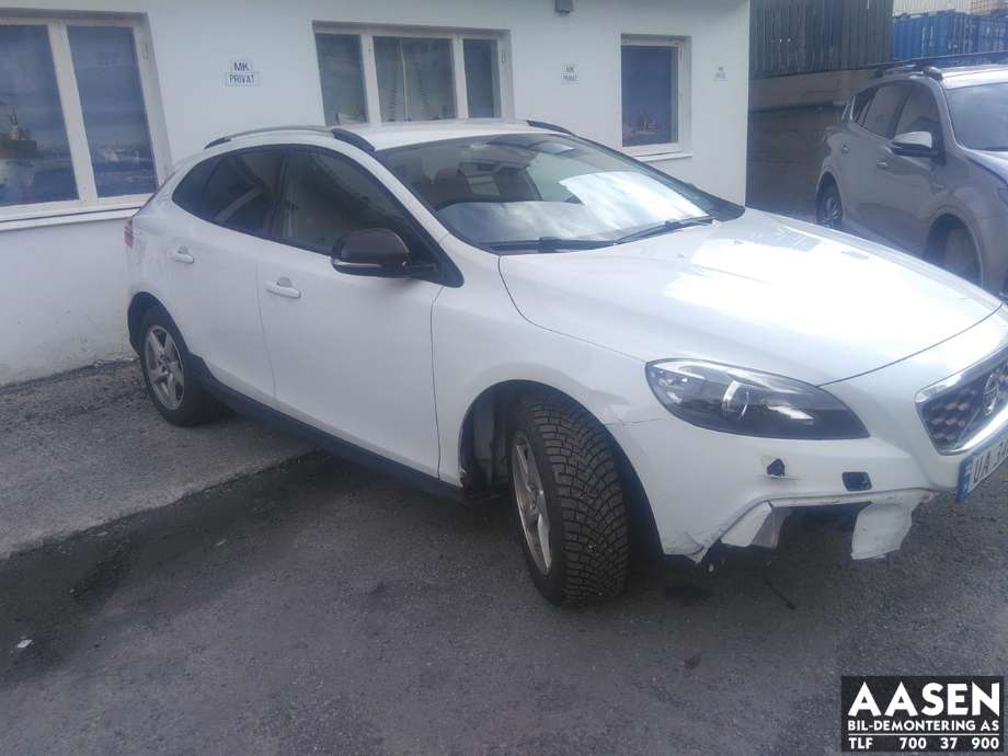 Volvo V40, 2012-2019  delebil , Motorkode: D4162T, Girkassekode: 1285227