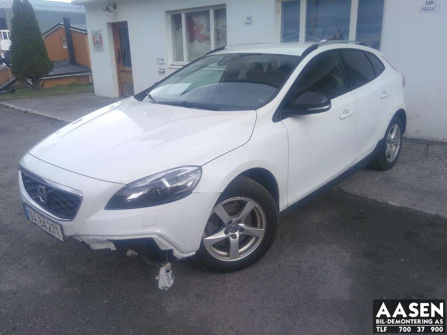 Volvo V40 2012-2019 , Motorkode: D4162T, Girkassekode: 1285227