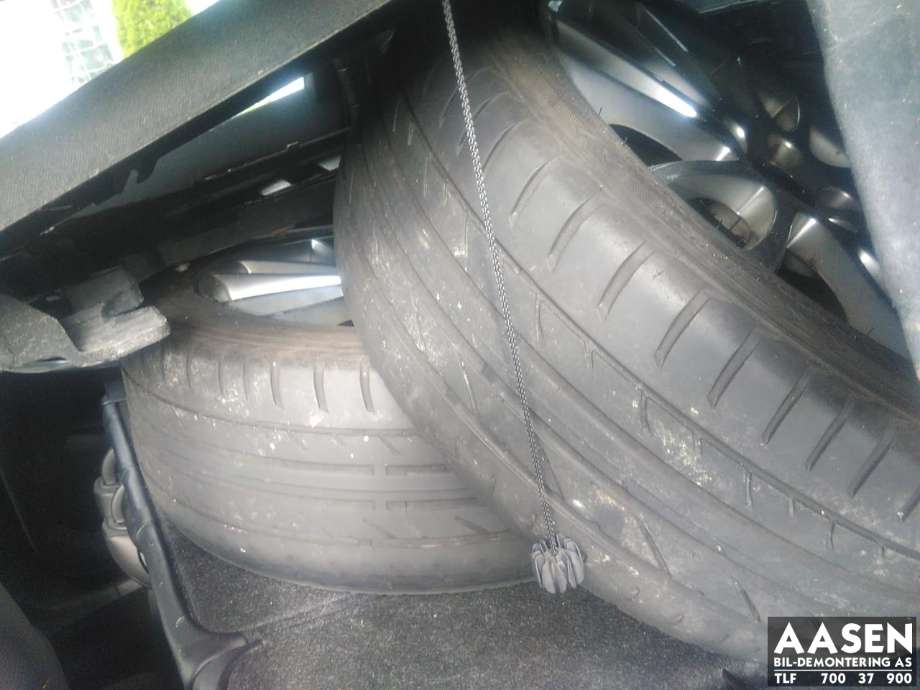 Volvo V40 2012-2019 , Motorkode: D4162T, Girkassekode: 1285227