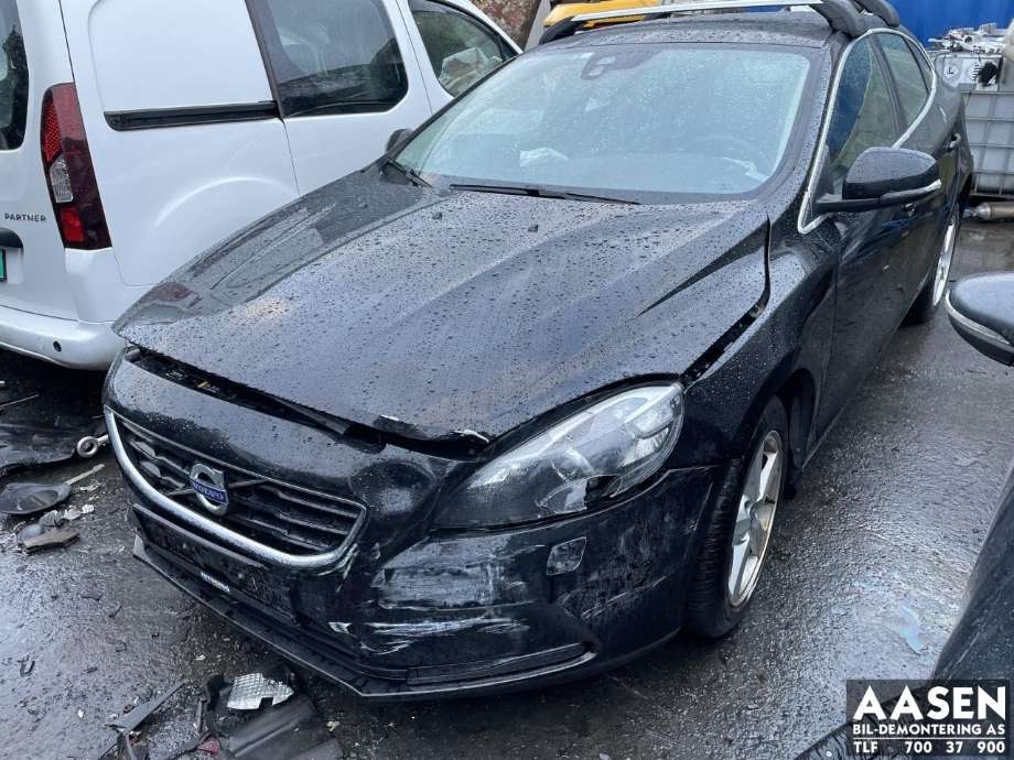 Volvo V40 2012-2019 , Motorkode: D4204T8, Girkassekode: 