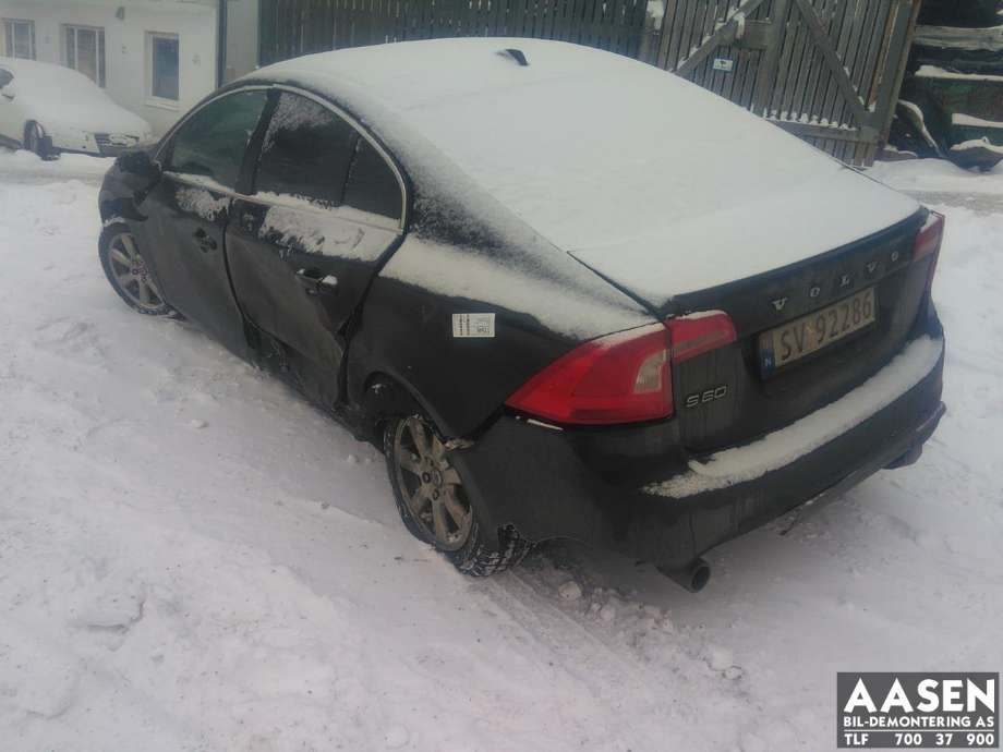 Volvo S60 2010-2014 (Type II, Fase 1) , Motorkode: D5204T3, Girkassekode: 1285035