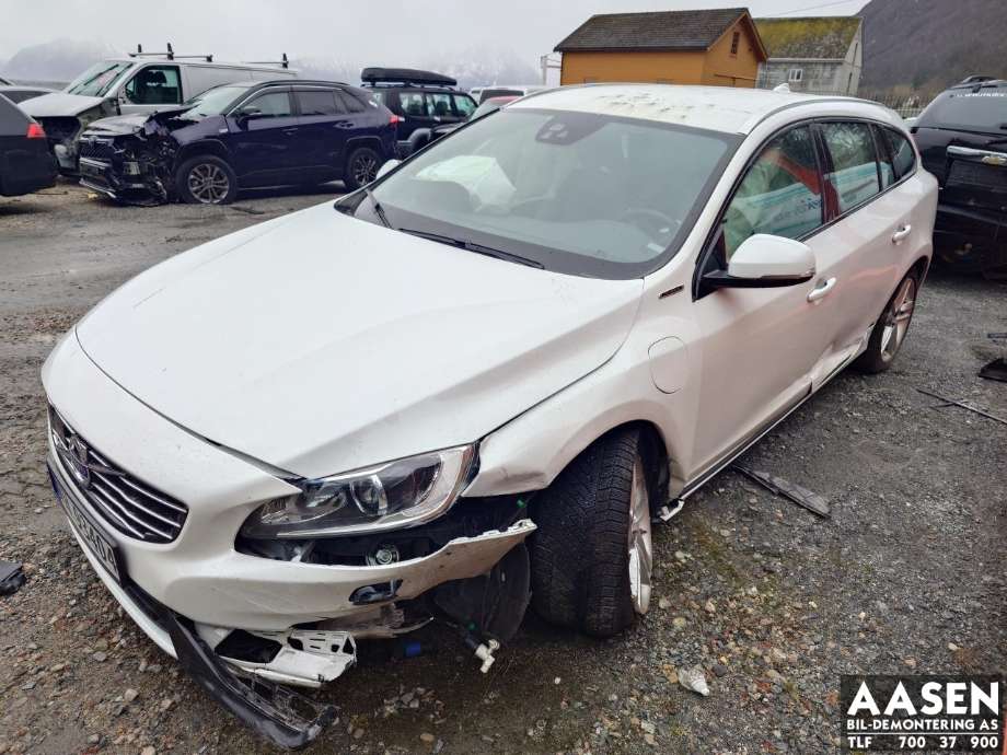Volvo V60/V60 CC 2013-2018 (Type I, Fase 2) , Motorkode: D5244T20|VOLVO E1, Girkassekode: 1285033
