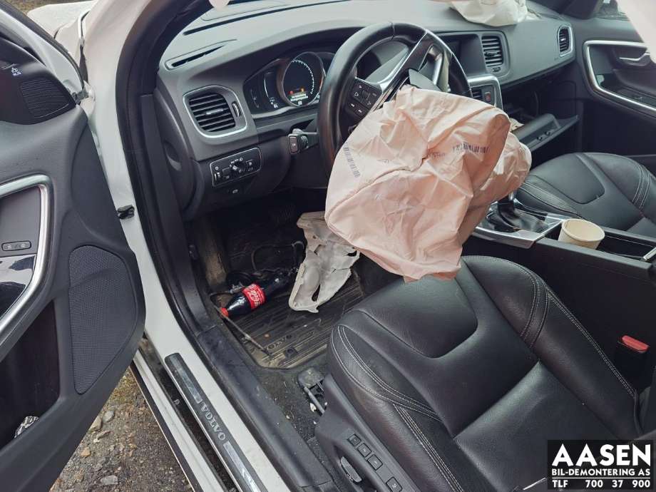 Volvo V60/V60 CC 2013-2018 (Type I, Fase 2) , Motorkode: D5244T20|VOLVO E1, Girkassekode: 1285033