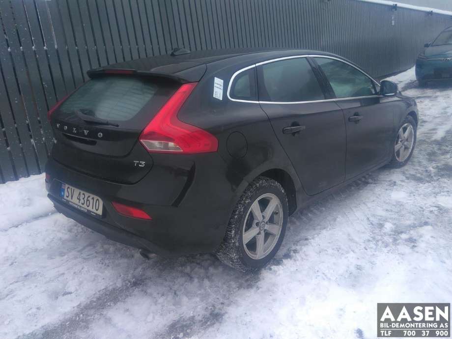 Volvo V40 2012-2019 , Motorkode: B4164T3, Girkassekode: 1285229