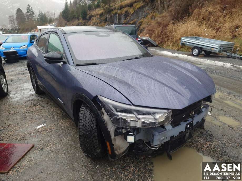 Ford Mustang Mach-e 2020-->> , Motorkode: U, Girkassekode: 